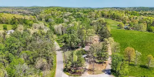 11 Cedar Hills Rd