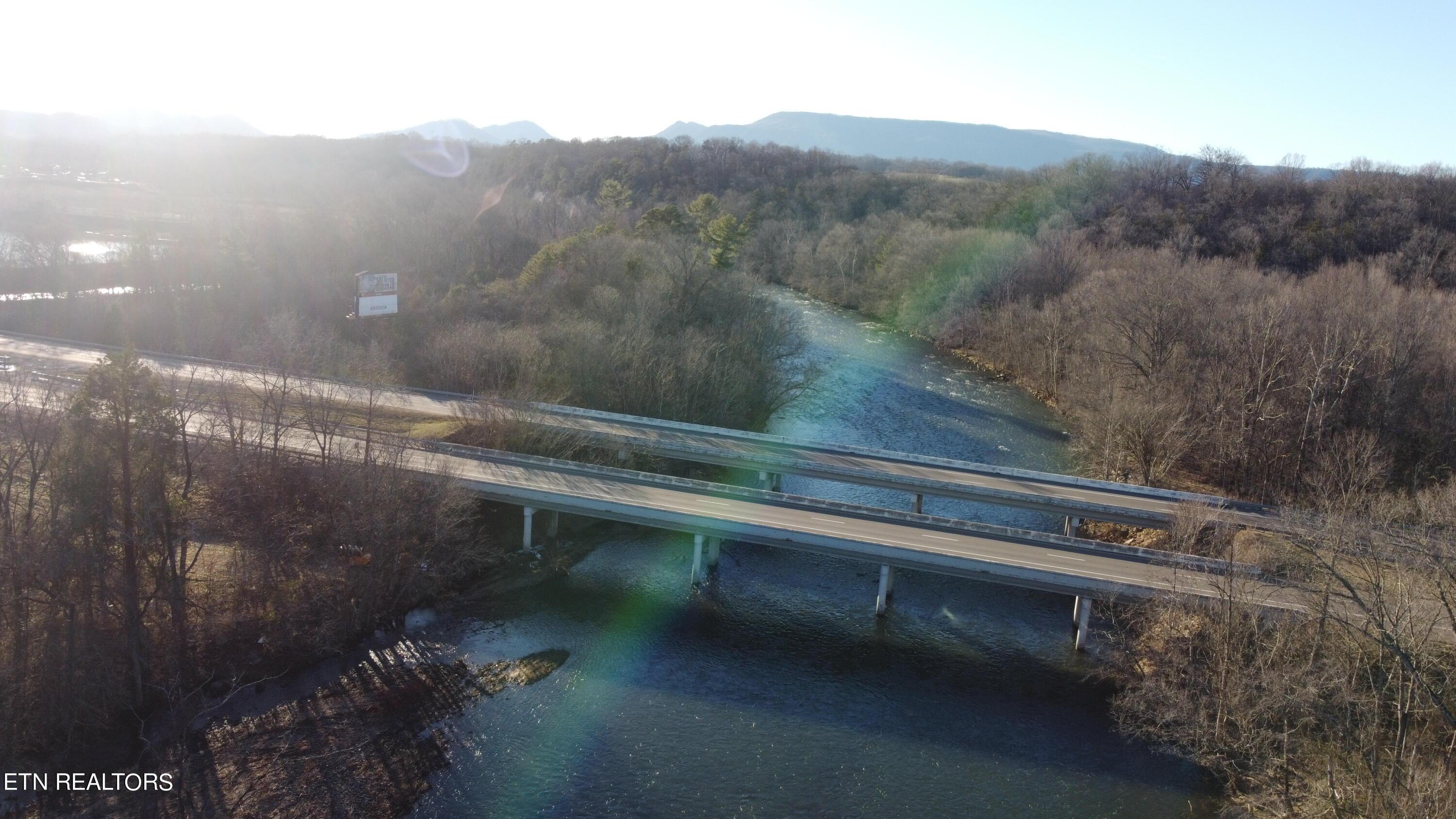 Image 4: I-40 Exposure