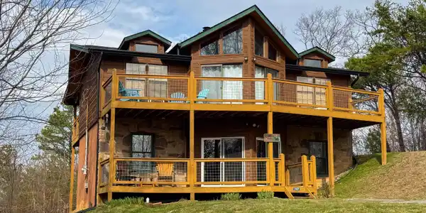 1107 Fox Run