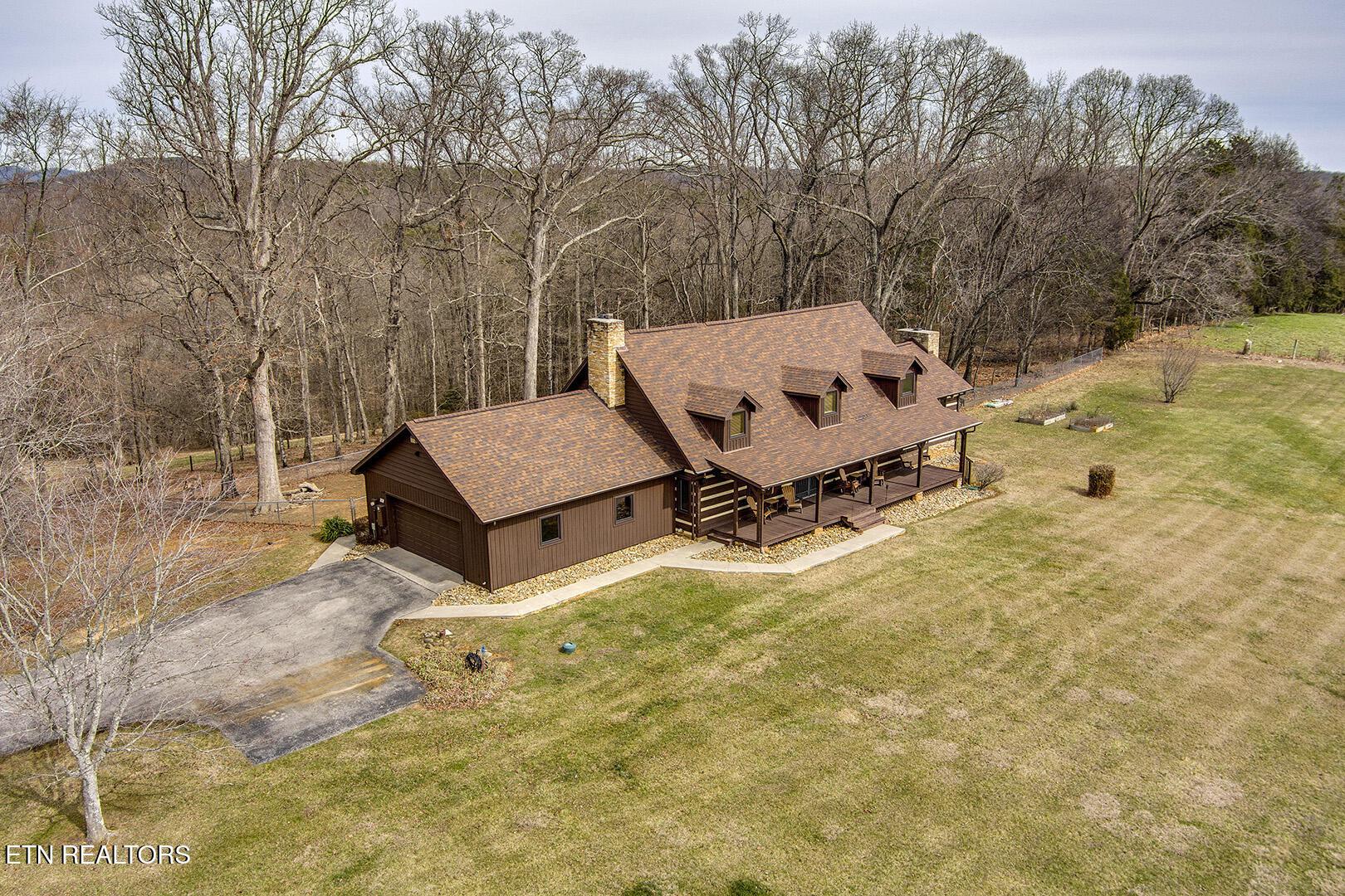 Image 4: 04_FainCemeteryRoad_1902_FrontLeftElevat