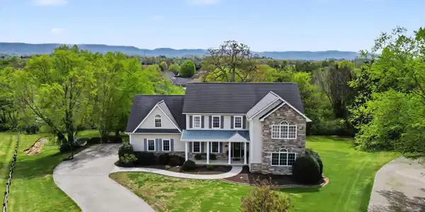 1323 Stonehenge Drive