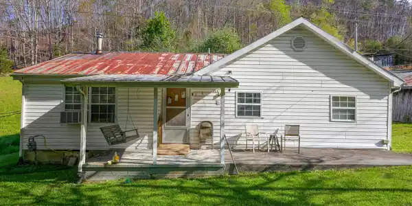542 Back Valley Rd