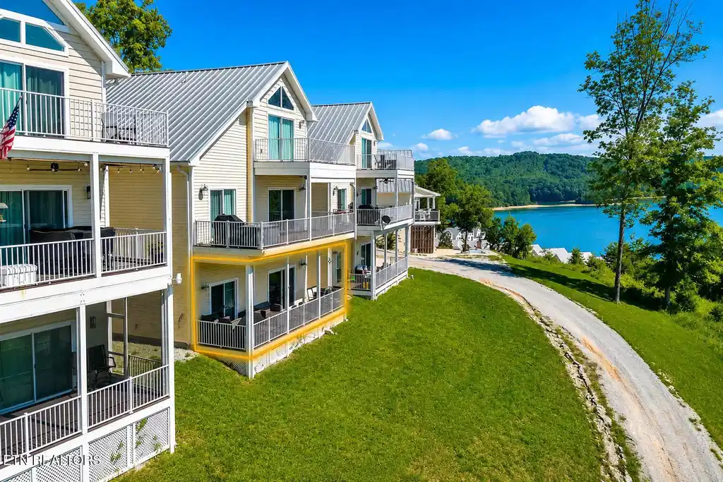 Image 1: Deerfield-Villa-Exterior-Norris-Lake