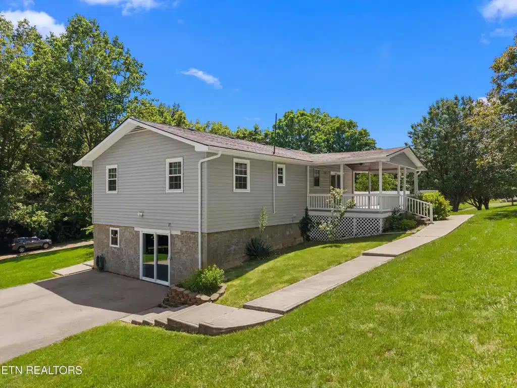 Image 1: 003-155NeelyLane-NewTazewell-TN-37825-SM
