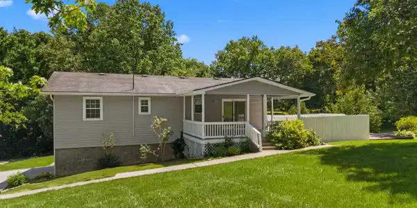 Image 3: 001-155NeelyLane-NewTazewell-TN-37825-SM