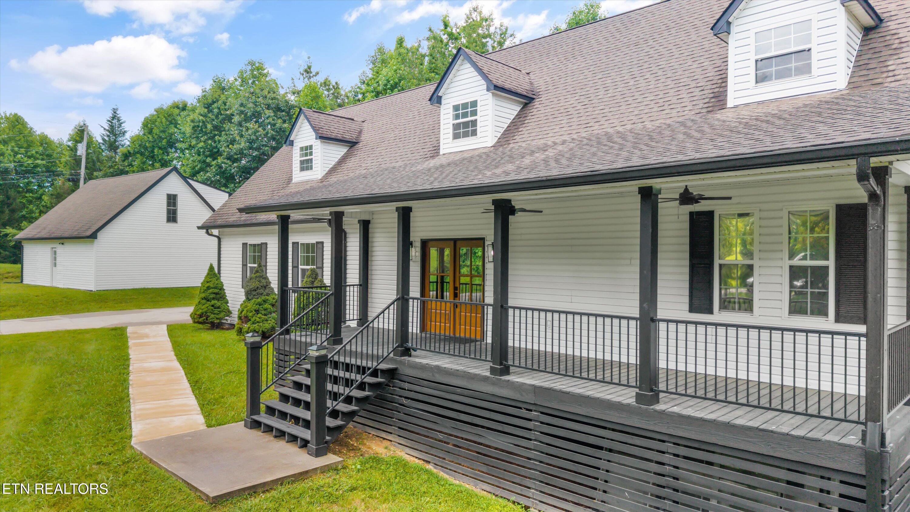 Image 4: Front Porch