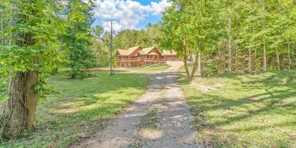 Image 3: 1-web-or-mls-1035 Porterfield Gap Road-9
