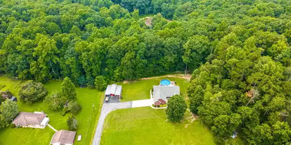 Image 4: 04-379 Red Hill Rd