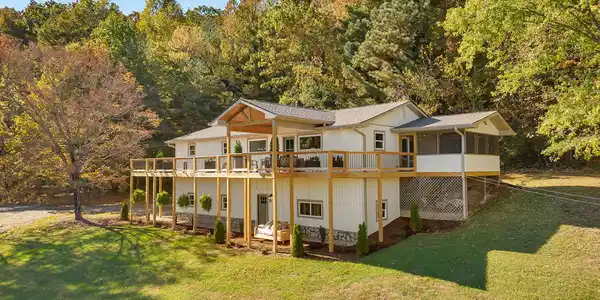 365 Plainview Heights Circle