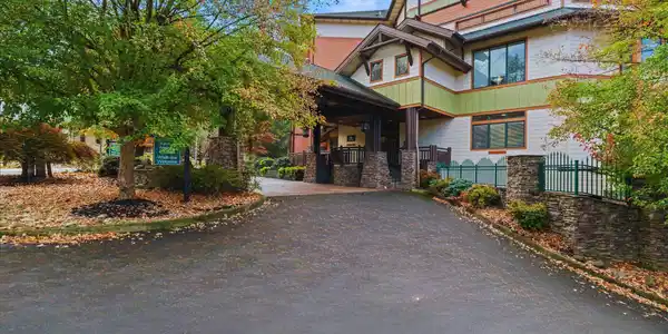215 Woliss Lane