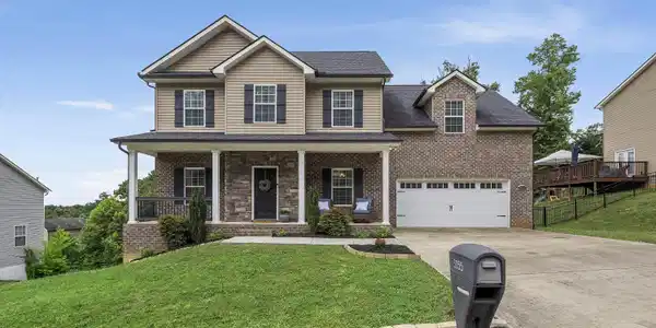 3055 Oakwood Hills Lane