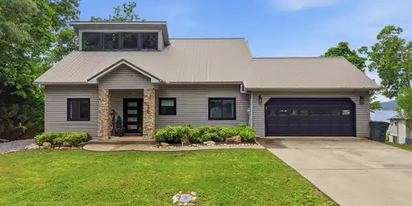 1225 Weaver Lane