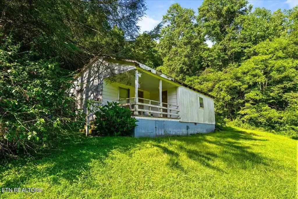 Image 1: 09-259 Walden Hollow Ln