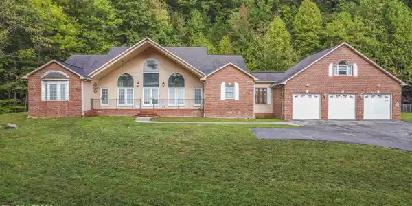 799 Twin Hills Lane