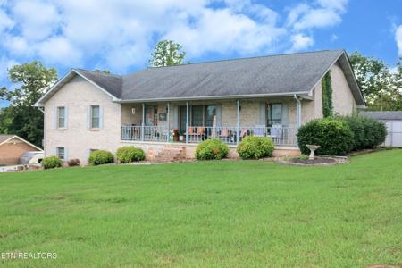 729 Clydesdale Ave