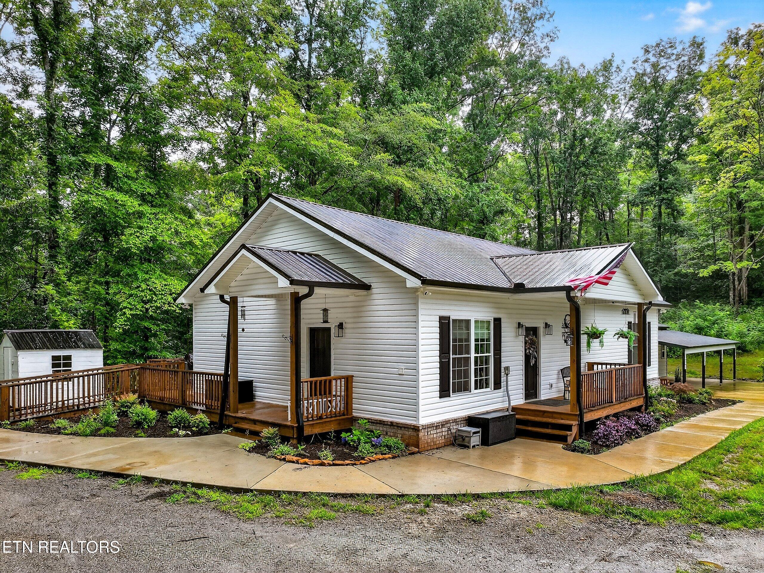 Image 3: 003-718MullinsDrive-Sneedville-TN-37869-