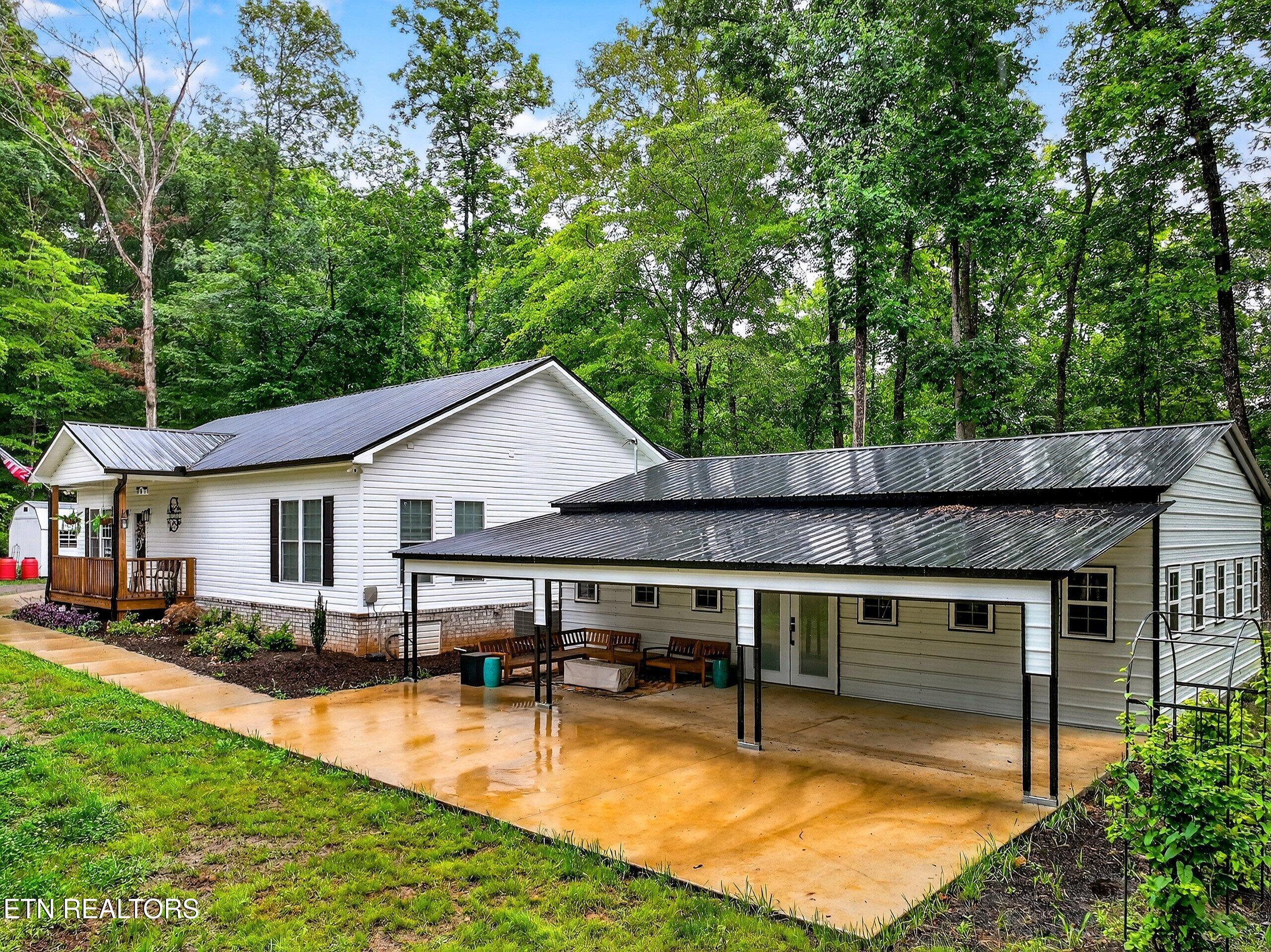 Image 4: 004-718MullinsDrive-Sneedville-TN-37869-