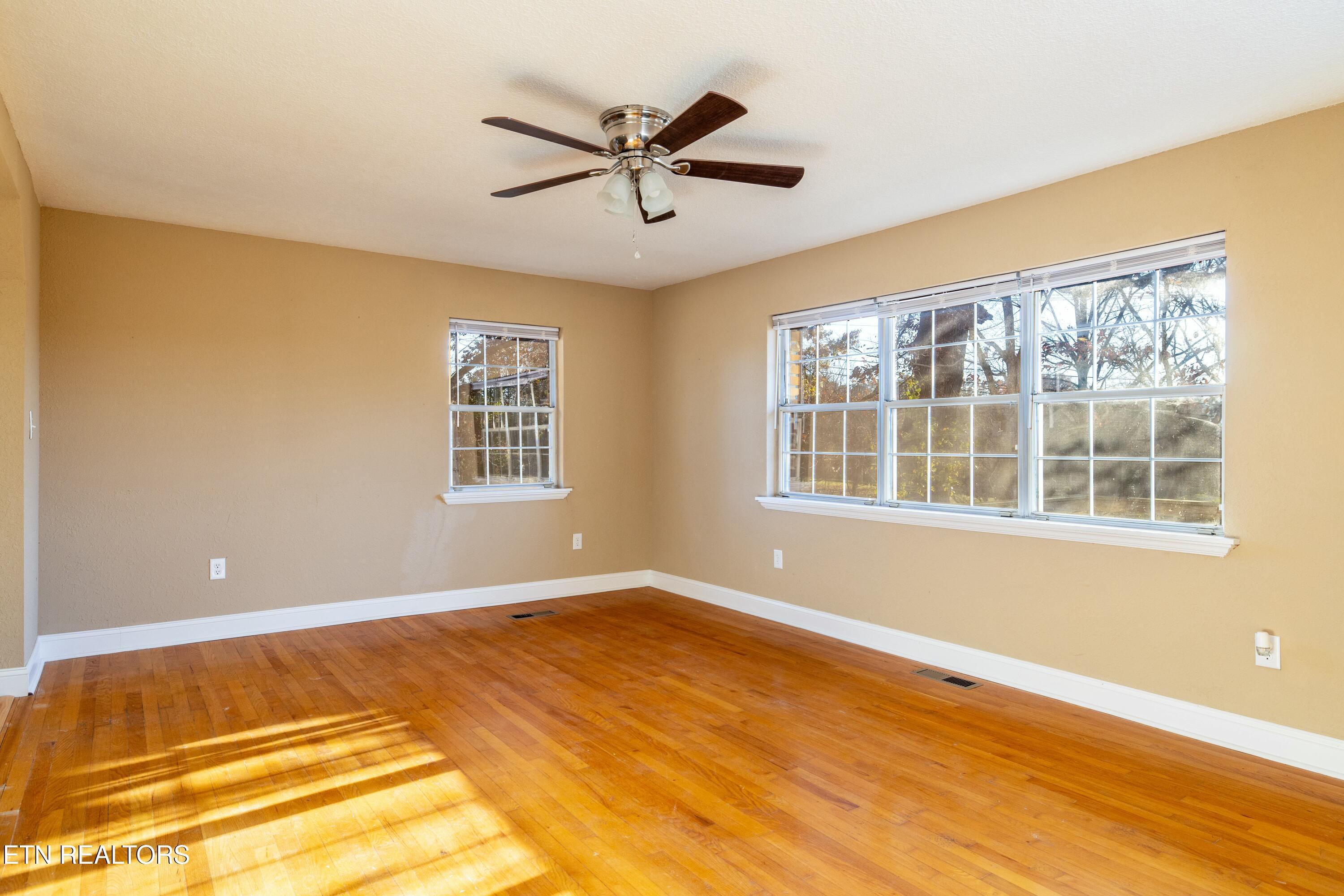 Image 4: Family Room