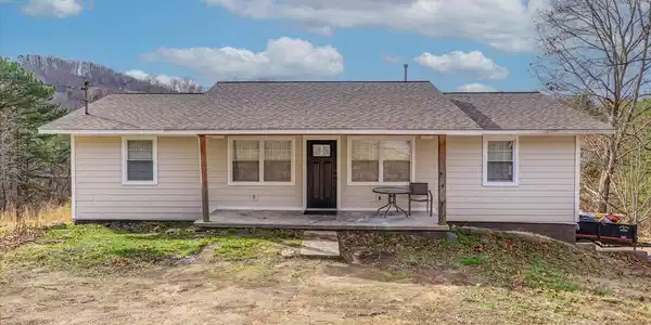 263 Graves Hollow Rd