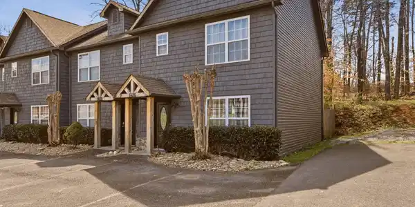 Image 4: 3-web-or-mls-WllmHlt1426 (113)