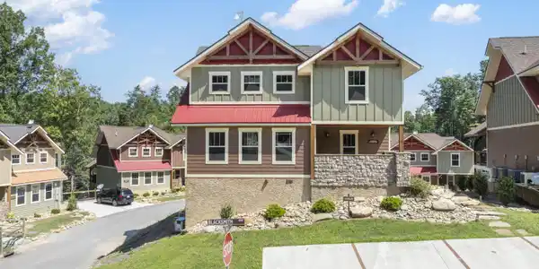 812 Blacksmith Way