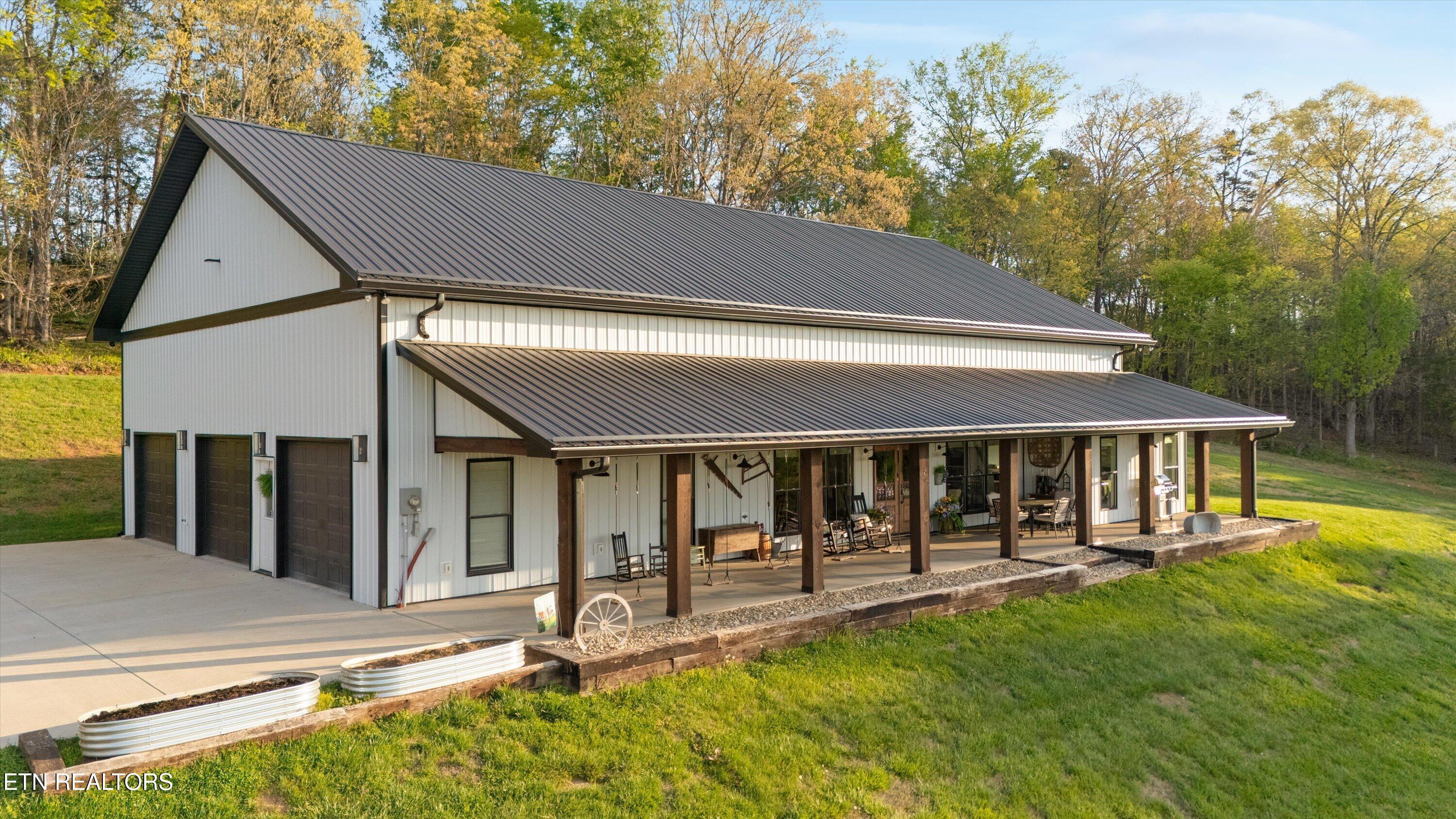 Image 1: EXTERIOR