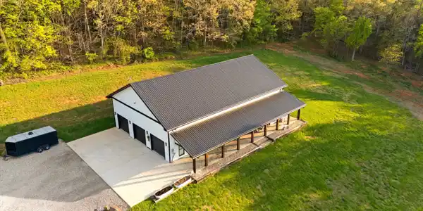 Image 2: EXTERIOR