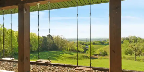 Image 3: PORCH VIEW