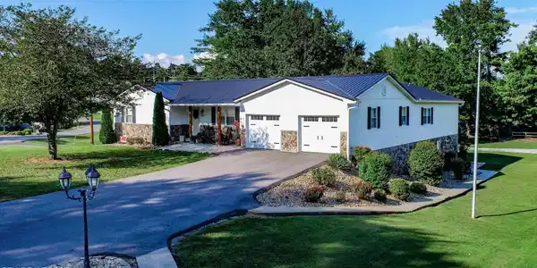 500 Buckingham Dr