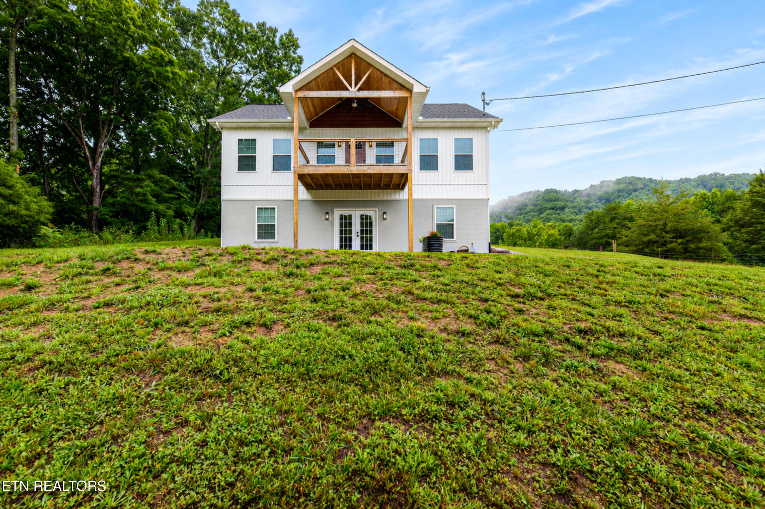 Image 1: Front elevation