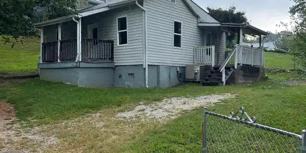 108 N Eighth St