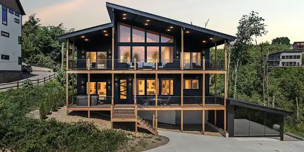 743 Village Loop Rd