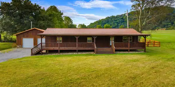 2811 Eugene Rd