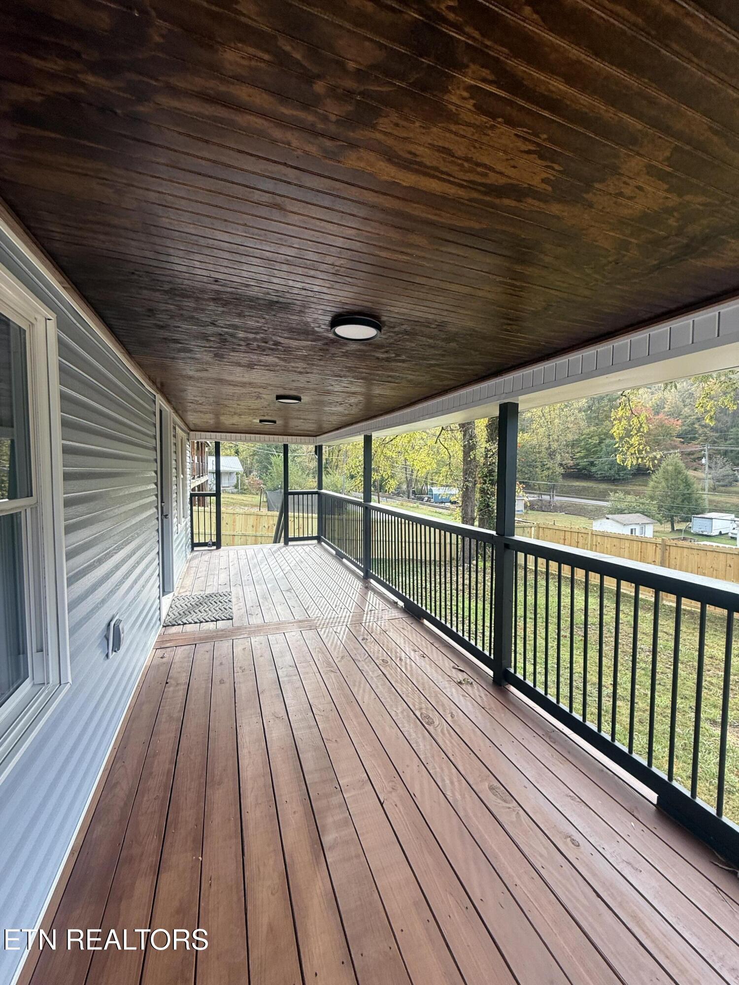 Image 4: Covered front porch