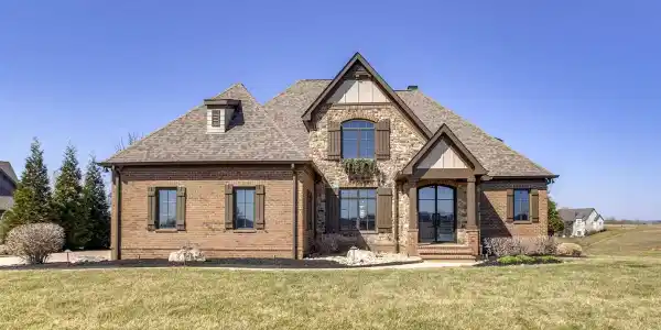 916 Castaway Lane