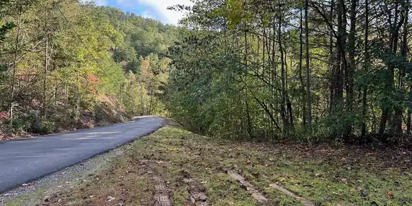 1423 Mountain Dreams Way