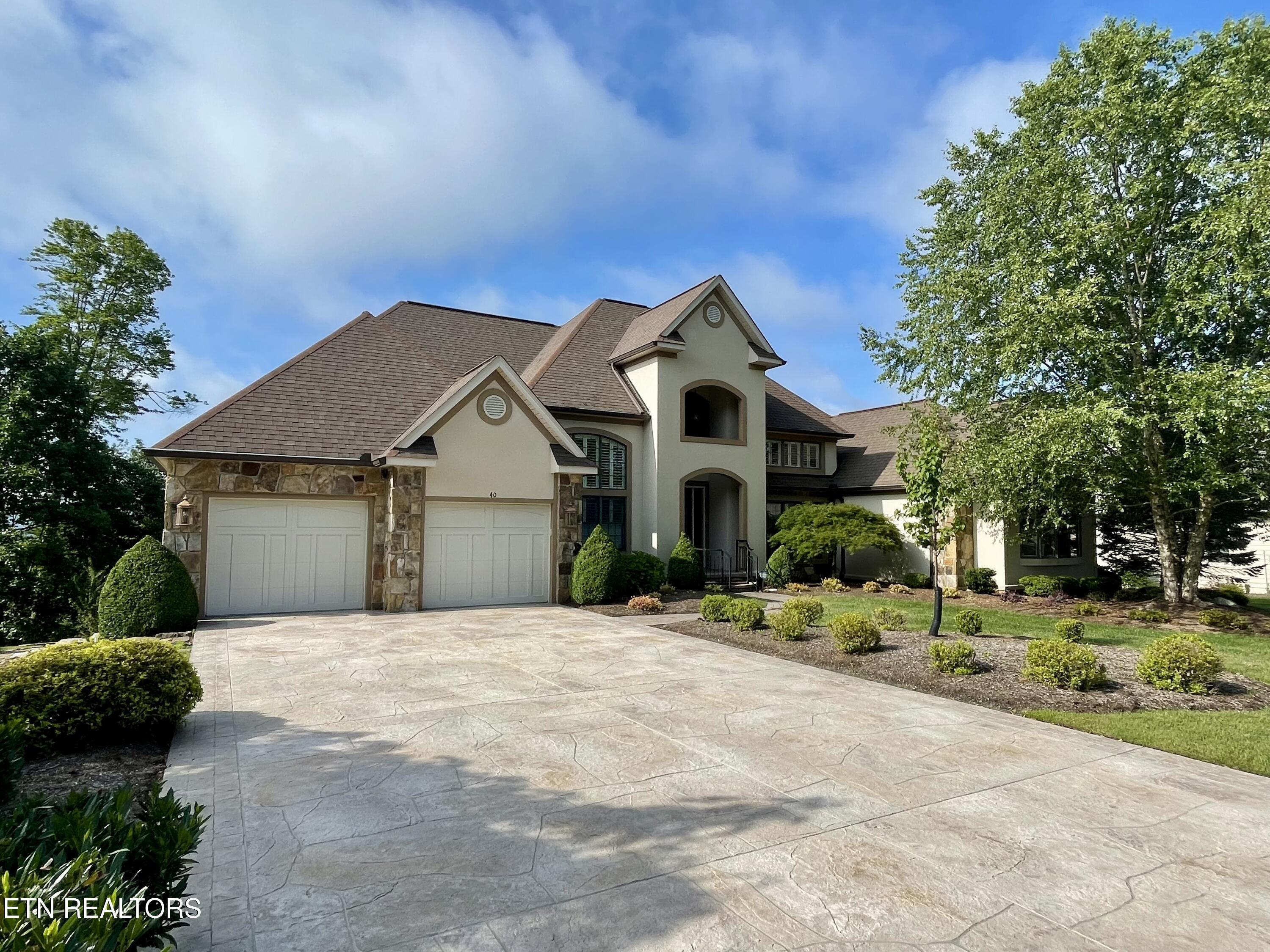 Image 1: Welcome to 40 Bluff View Terrace