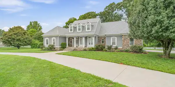 122 Highland Drive