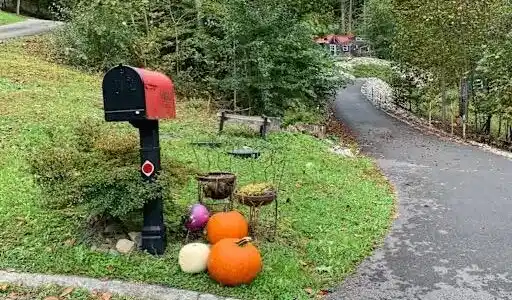 Image 2: mailbox