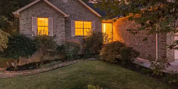 Image 2: 1-web-or-mls-184 Kawga Way-0