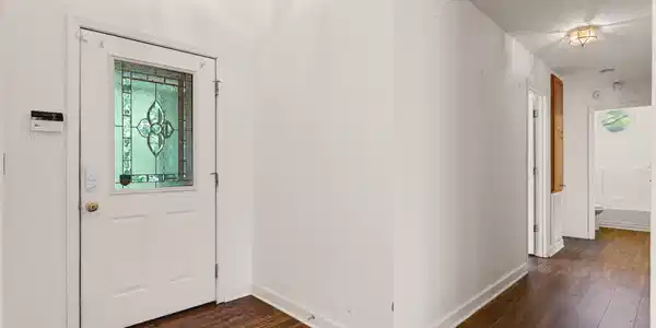 Image 3: 3-web-or-mls-184 Kawga Way-2