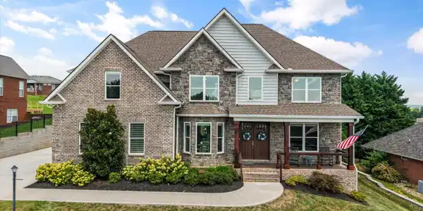 427 Royal Oaks Drive