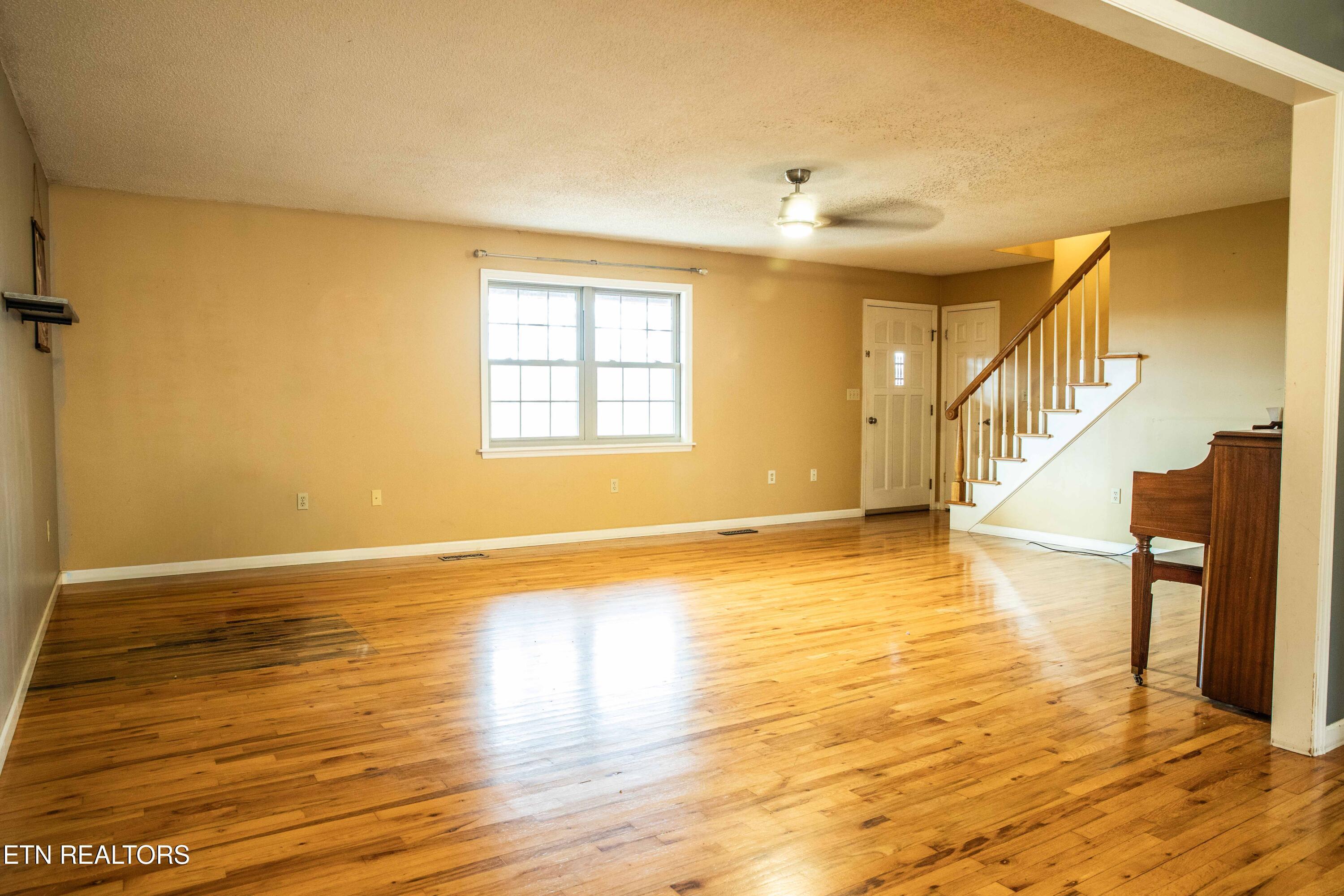 Image 4: LivingRoom