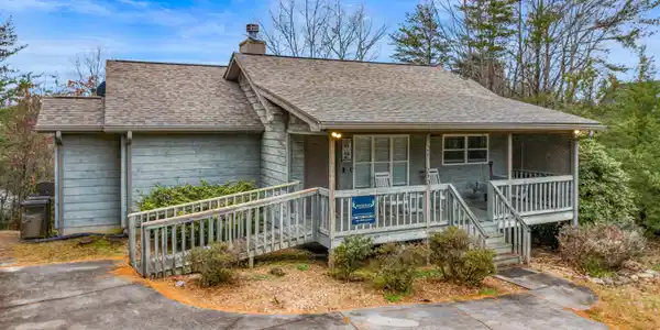 Image 2: 003-550SassafrasTrail-Sevierville-TN-378