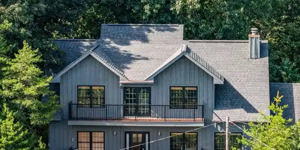 1132 E Foothills Drive