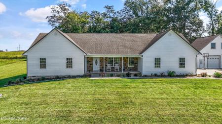 104 Lakeside Meadows Circle