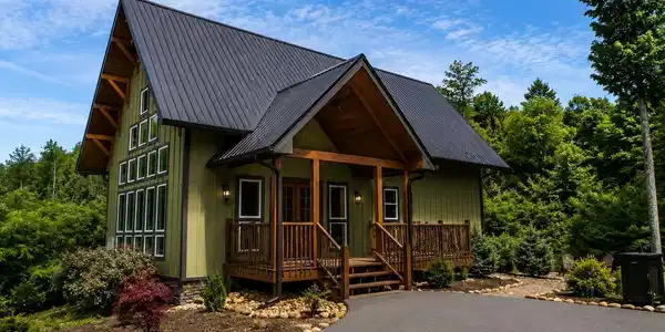 862 Crest View Drive