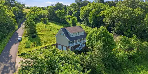 Image 2: 1-web-or-mls-DJI_0480