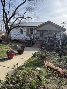 201 W Fourth Ave