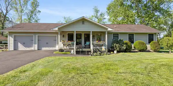 2229 Meadowbrook Lane